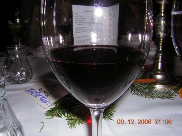 Travemuende Wir warten aufs Essen.JPG